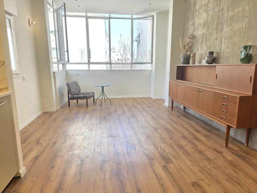 Apartamento ubicado en el corazón de Tel Aviv en edificio estilo Bauhaus