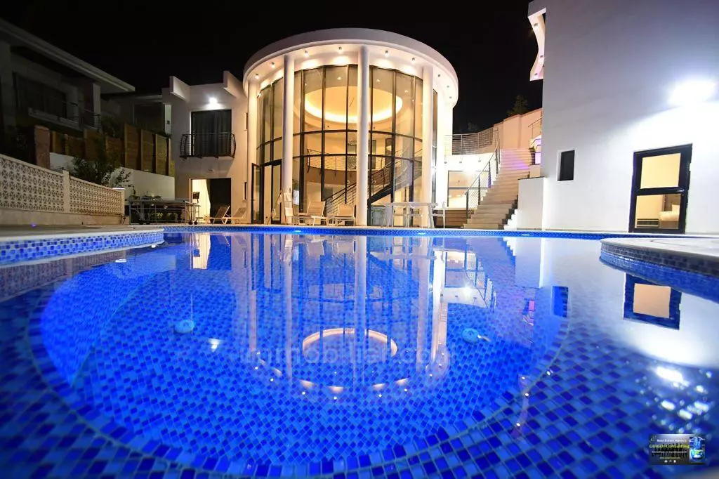 con terraza,tranquilo,excelente estado,Balcón con vista al mar,Buena ubicación,En una calle tranquila,Lugar tranquilo,Piso alto con vista,Grande,Estándares altos,Lujoso,Permiso de construcción,Posibilidad de construir,Cerca del mar,Vista al mar,¡No se lo puede perder!,agradable,bien arreglado,luminoso,en un edificio nuevo,nuevo,espacioso,Buen negocio,Buena orientación,En buen estado,Jardín grande,Techos altos,Espléndido,Proyecto de calidad
