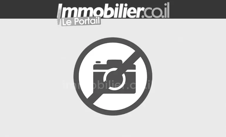 Boa localização,Tetos altos,excelente estado