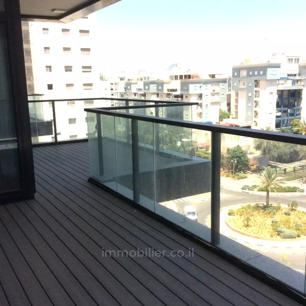 Apartamento de 5 habitaciones en venta en hermoso edificio, Kiryat Leumi, Rishon LeZion